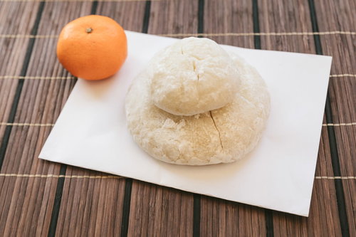 お正月に飾った鏡餅をおろす