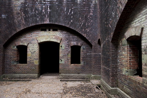 友ヶ島砲台跡のレンガ造り廃墟 和歌山県の歴史的遺構