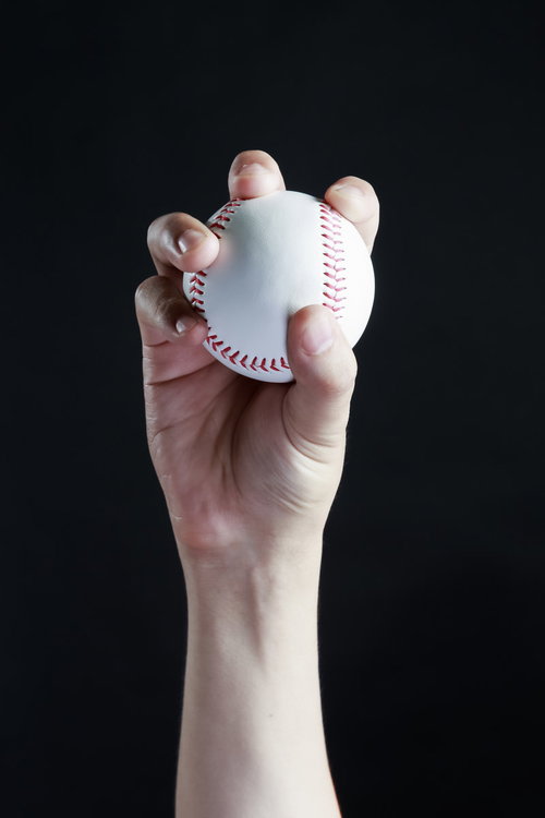 チェンジアップの握り方と投球フォーム|ピッチャー向け投球指導