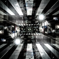 囚われた街（フォトモンタージュ・横断歩道）の写真