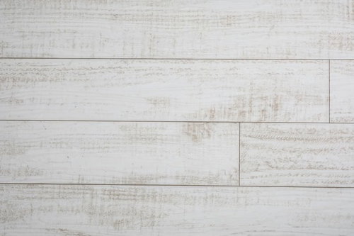 横張りされた白い木目の板壁テクスチャ