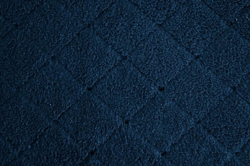 暗い吹付けタイルの粒状テクスチャ壁面