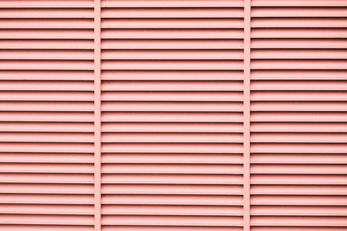 女子ウケしやすい色に塗装された戸袋