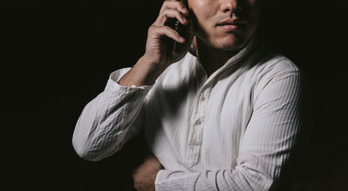 テレフォン人生相談で思い詰める男性の深刻な悩み相談