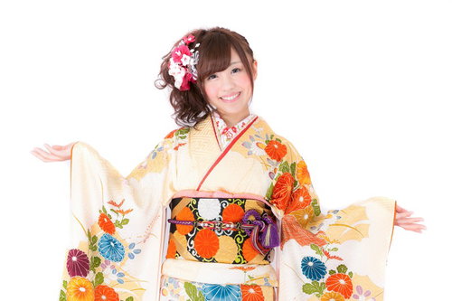 笑顔があふれる振袖姿の着物女子、成人式の晴れ着姿の写真
