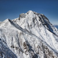厳冬期の阿弥陀岳（八ヶ岳）の雪山風景の写真