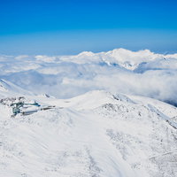 穂高連峰とコロナ観測所の雪景色 飛騨山脈の冬景色の写真