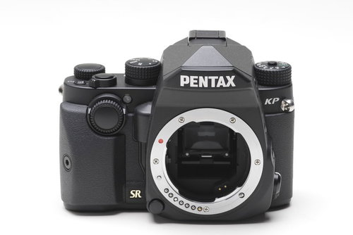 PENTAX KP ボディ、黒い一眼レフカメラ