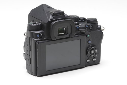 PENTAX KPの背面部と液晶モニター