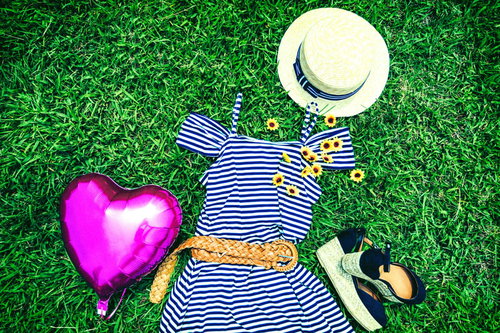 ハートの風船帽子でコーディネートした夏服