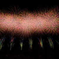 江戸川区花火大会のスターマイン 夜空に咲く花火の光の写真