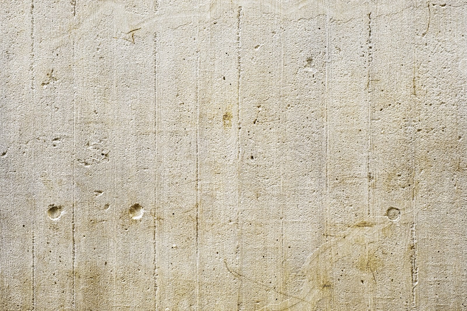 板の跡が残るコンクリート壁のテクスチャ