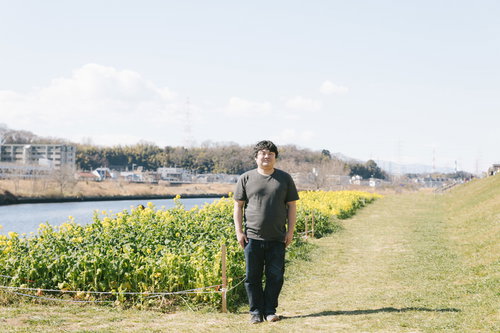 コテハンに憧れてお花畑の前で立ってみました。