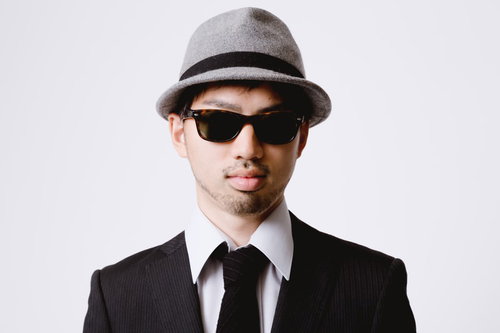 帽子を被った二代目エージェントの正面ショット