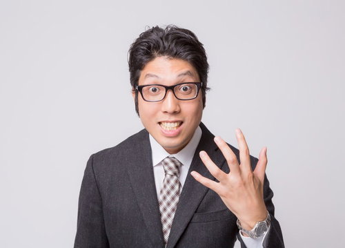 「なんて失敗をしてくれたんだ！」っと怒る部長