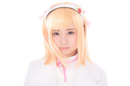 決意した表情の薬剤師少女コスプレ