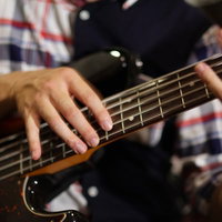 タッピング（ライトバンド奏法）の写真