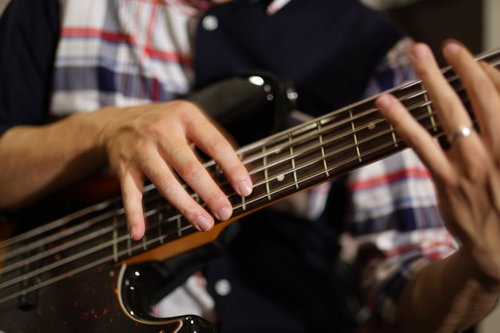 タッピング（ライトバンド奏法）