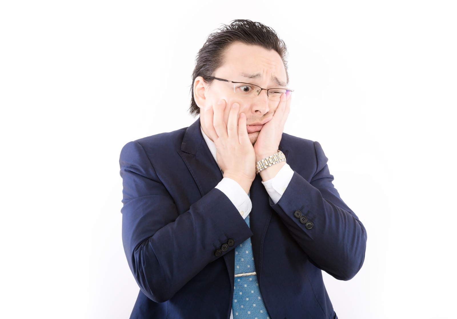 外資ファンド値下がりにショックを受けるサラリーマン［モデル：Max_Ezaki］