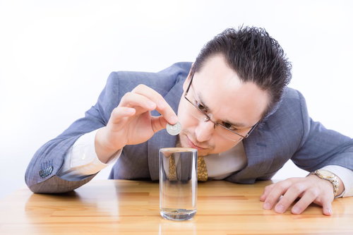 表面張力の効果を確かめる外資系サラリーマン