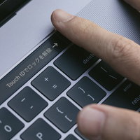指紋認証でMacBookのログインが楽になる操作の写真