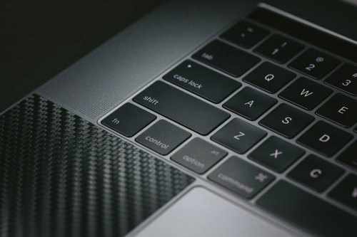 ノートパソコンのキーボードアップ（MacBook）