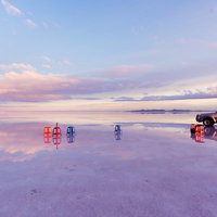 ウユニ塩湖ツアーの鏡張り絶景の写真
