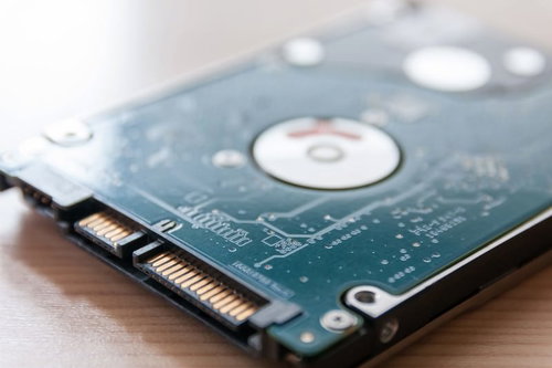 ハードディスクドライブの緑色の基板面