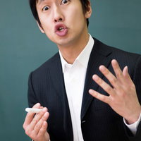 「いつやるの？」っと感情が高ぶる熱血先生の写真