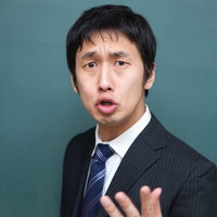 「勉強するなら今でしょ！」と迫る講師の写真