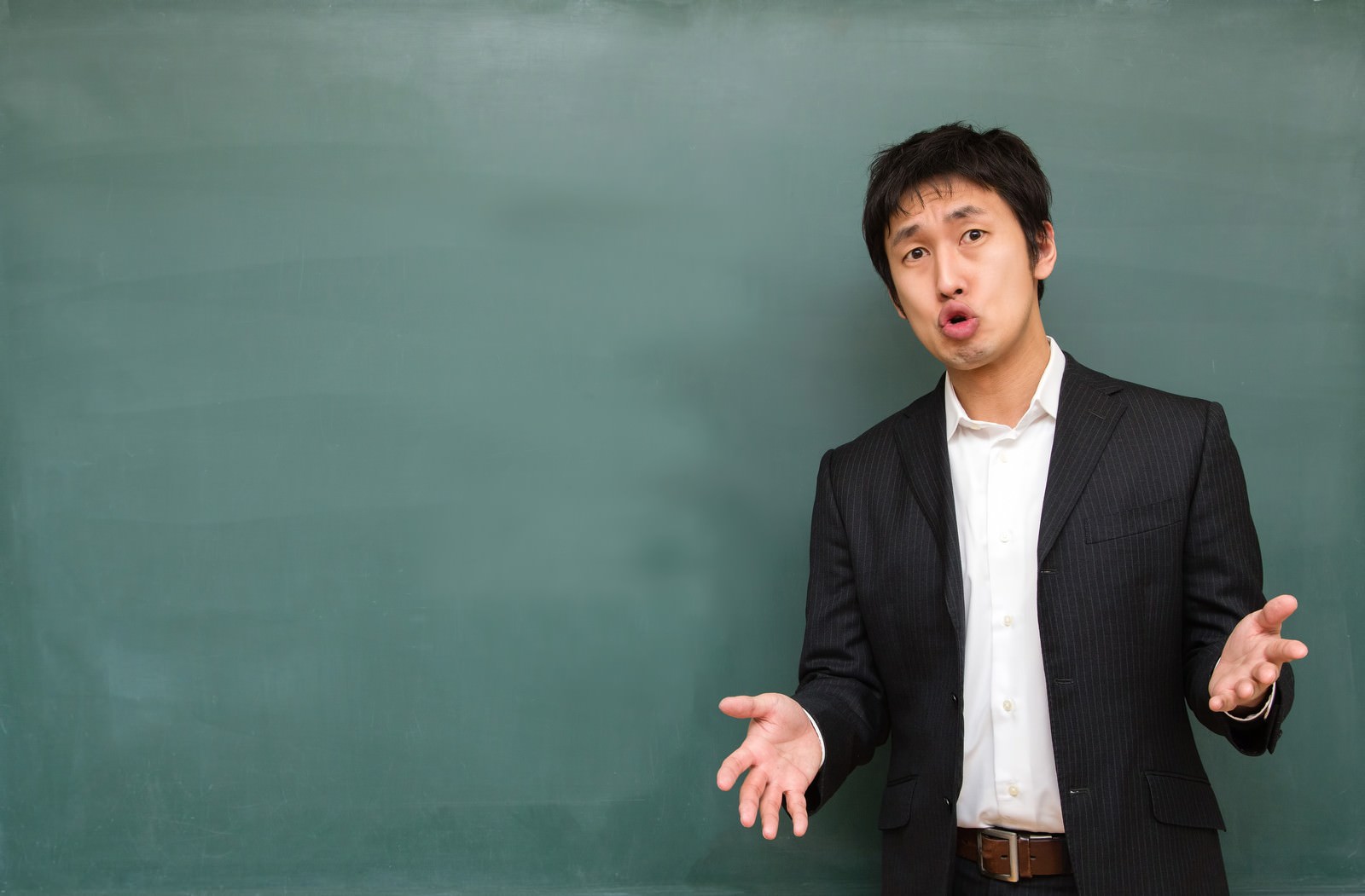 将来を熱く語るチューター［モデル：大川竜弥］