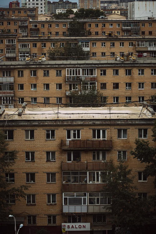 チンギスハーンホテルから見えるウランバートルの旧ソ連型アパート群