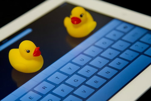 タブレットとキーボードとあひるちゃん