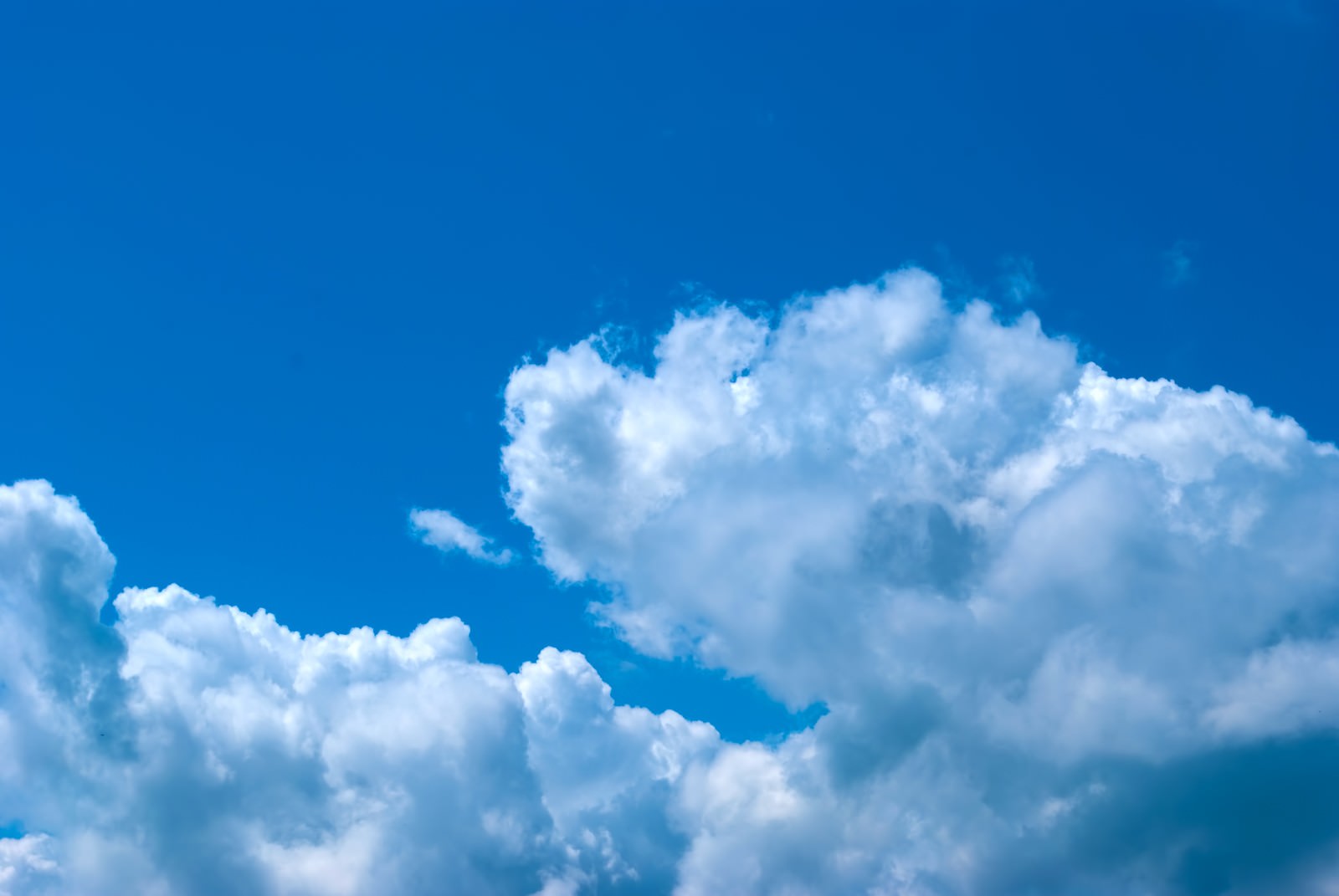 雲ひとつない真っ青な空