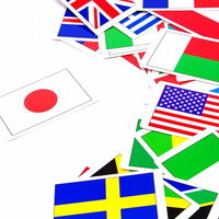 日本だけ孤立した国旗カードの写真