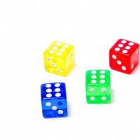 全ての面が同じ数字で揃ったゾロ目のサイコロの写真