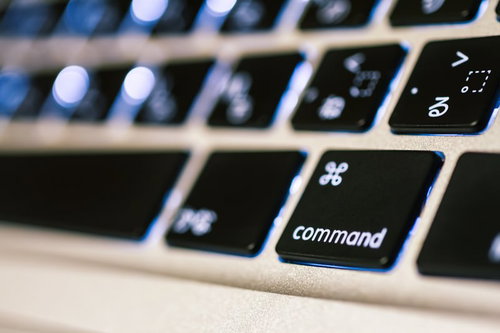 ノートパソコンのcommandボタンのキー接写