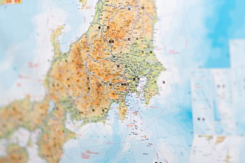 主要な都市名と路線が記載された神奈川県の地図