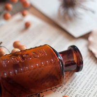 骸骨マークと英語のラベルが貼られたポイズンボトルの小瓶の写真