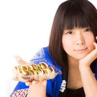 たこ焼き6個入り800円（お祭り価格）でも買ってしまう理由の写真