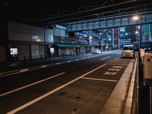 秋葉原の高架下に設置された貨物車用パーキングメーター