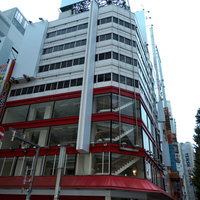 秋葉原一等地のテナントビル、複数店舗営業中（空室あり）の写真