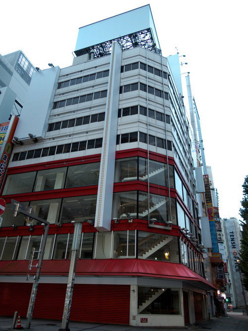 秋葉原一等地のテナントビル、複数店舗営業中（空室あり）