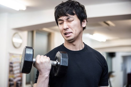 「オレの手、アンパンみたいだな...」