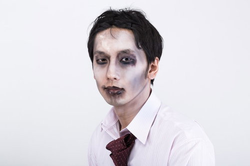 3日間不眠不休で働き極端に顔色が悪い社畜