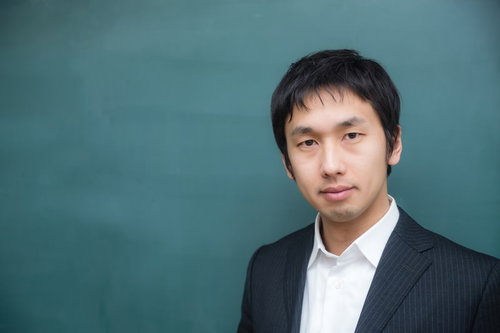 「君なら合格できるよ！」と励ます講師