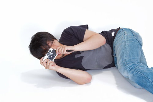 「ローアングルからの撮影はご遠慮ください」の注意看板