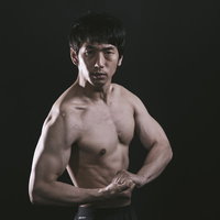 おててのしわとしわをあわせて、しあわせ（マッチョバージョン）の写真