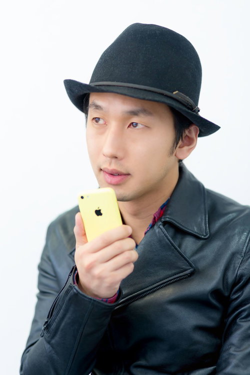 若くてオシャレな立候補者のスマホ演説