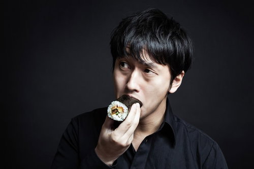 雑誌の表紙を飾る太巻き系男子